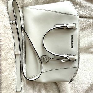 Michael Kors woman’s bag